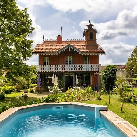 Gasthof Domaine La Belle Histoire - Cote Jardin