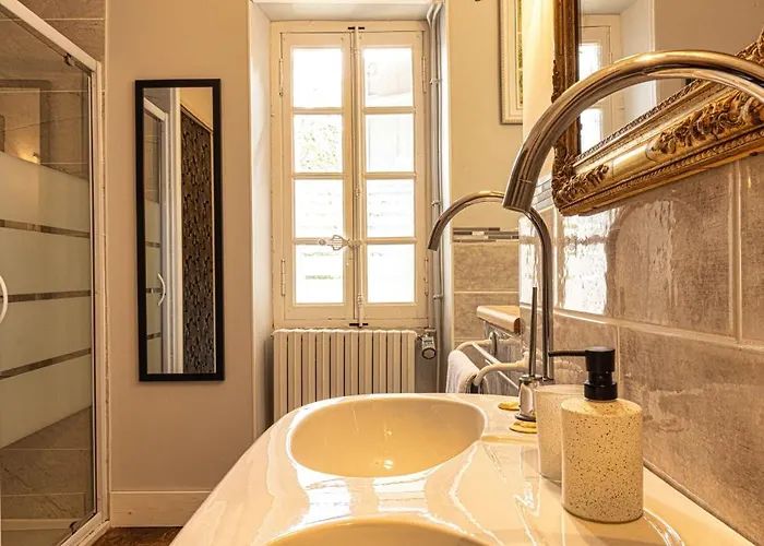 Domaine La Belle Histoire - Cote Jardin Πανσιόν Besset